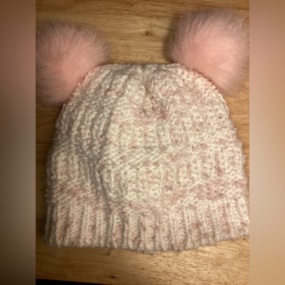 Baby Gap 4-5 yrs m/l Cozy Pinkish/cream knit Pom -Pom Hat(some pilling)